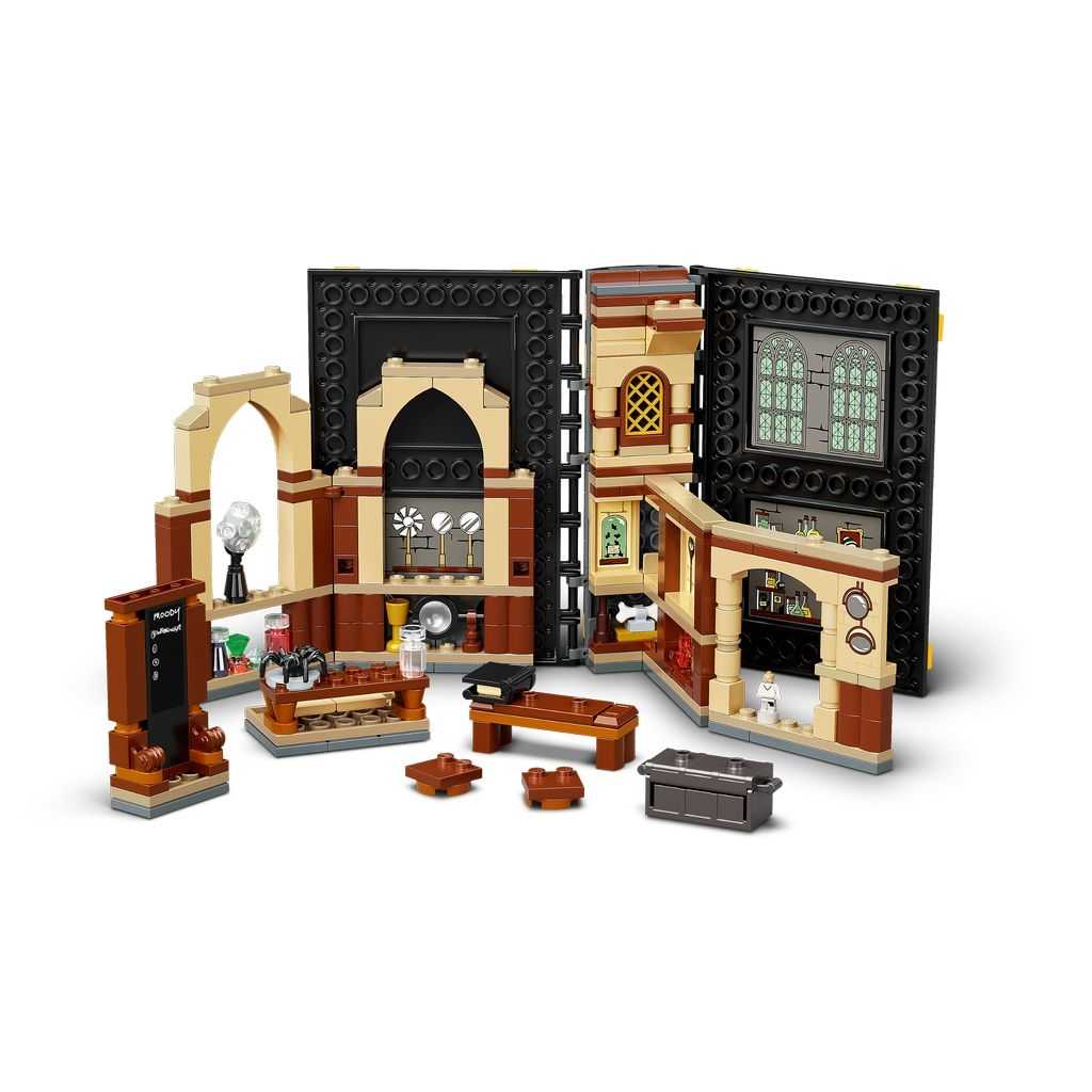 Harry Potter Lego Momento Hogwarts: Clase de Defensa Edades 8+ # 76397 Artículo 257 Piezas | NKI-429510