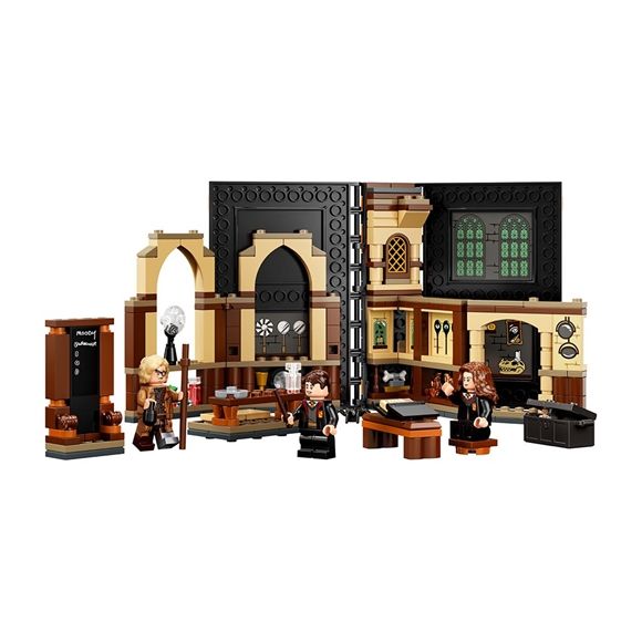 Harry Potter Lego Momento Hogwarts: Clase de Defensa Edades 8+ # 76397 Artículo 257 Piezas | NKI-429510